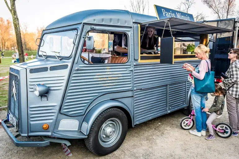 Comment trouver un emplacement pour son food truck ? Guide complet 🚚