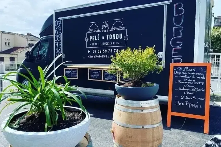 Chez Pelé et Tondu 