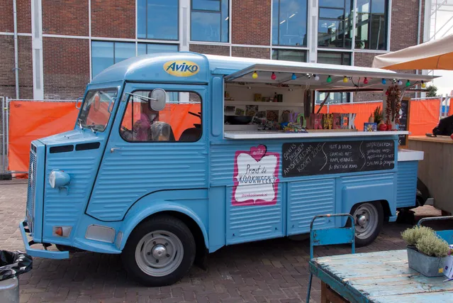 Un food truck vintage Citroën HY