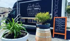 Chez Pelé et Tondu 
