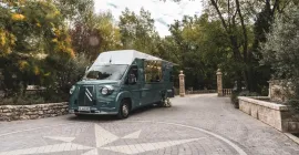 L'Alpine truck