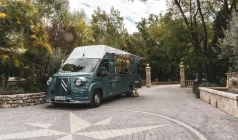 L'Alpine truck